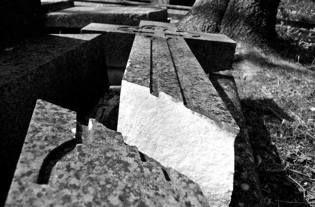 Pennsylvania: Mormantul tatalui lui Hillary Clinton, vandalizat