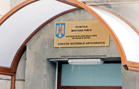 DNA: Udrea coordona un sistem prin care apropiatii sai luau mita