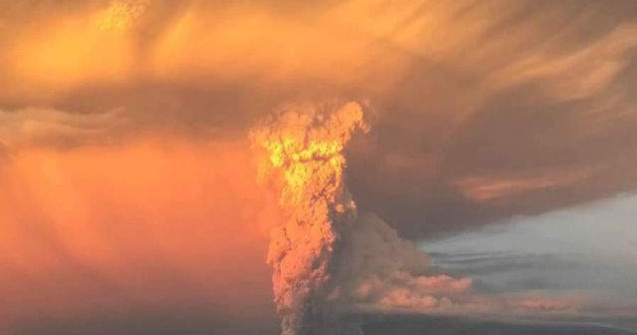 Video  Eruptia vulcanului Calbuco surprinsa intr-un clip spectaculos