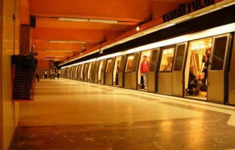 Bucuresti: Barbat, prins sub metrou la statia TITAN