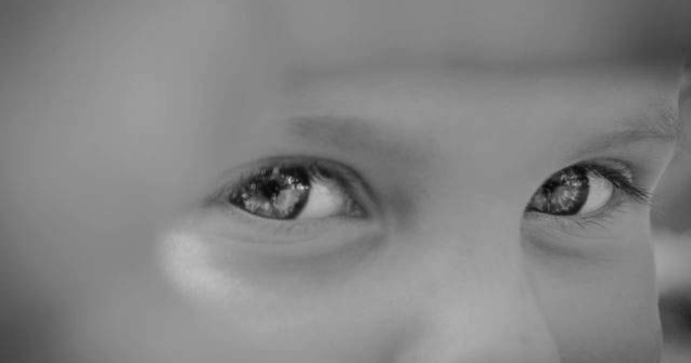  Top  Zece lucruri pe care SIGUR nu le stiai despre ochi