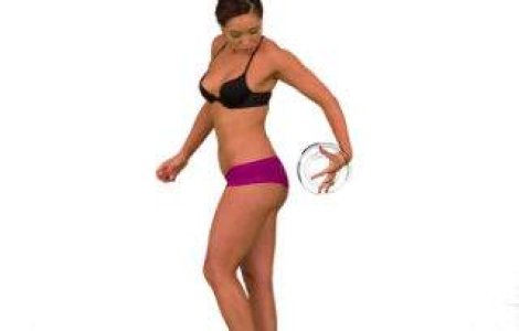 O antrenoare pilates si-a photoshopat corpul. Motivul iti da de gandit