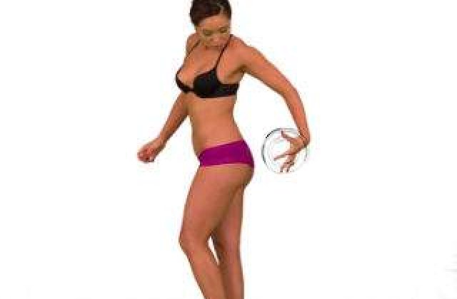 [VIDEO] O antrenoare pilates si-a modificat corpul in Photoshop. Motivul? Te va pune pe ganduri