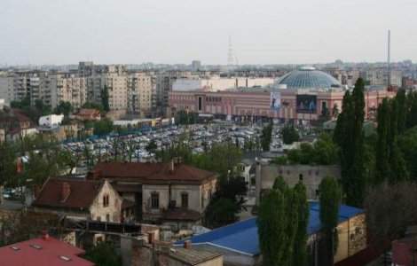 Fatada centrului comercial Bucuresti Mall a intrat in renovare