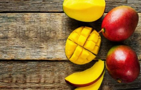  Video  Cea mai usoara si rapida metoda de a curata un fruct mango