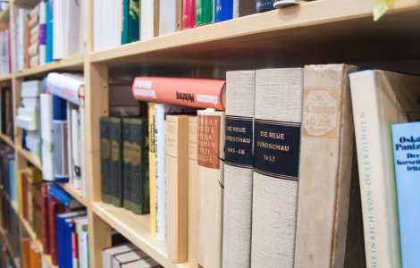 Lant hotelier austriac: Romanii, turisti care combina cultura cu shopping-ul