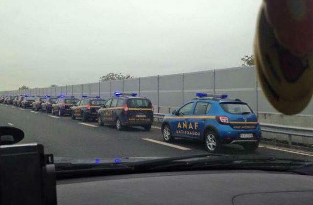 [FOTO] O coloana de masini ANAF se indreapta spre mare. Poza a devenit virala