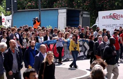  Video  Milano: Ciocniri violente intre manifestanti si politie