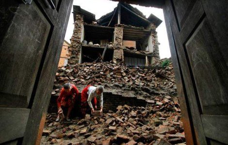 Nepal: O mie de europeni, considerati disparuti in urma cutremurelor