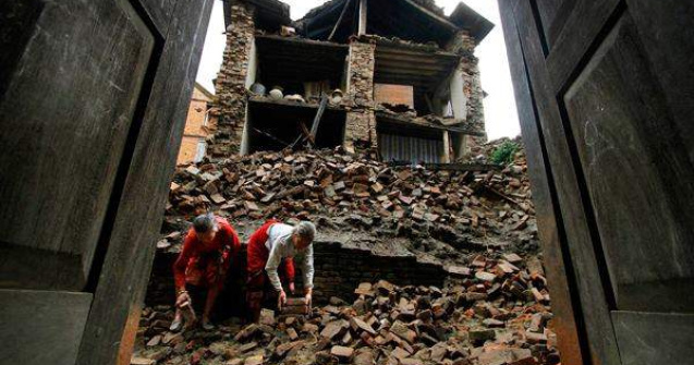 Nepal: O mie de europeni, considerati disparuti in urma cutremurelor