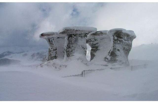 [UPDATE] Cei patru turisti rataciti in Bucegi, gasiti de salvamontistii montani