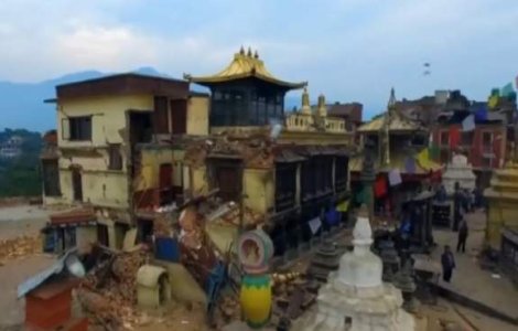 Nepalez in varsta de peste 100 de ani, salvat la 8 zile dupa cutremur