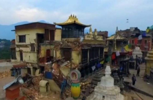 Nepal: Barbat in varsta de peste 100 de ani, salvat la opt zile dupa cutremur