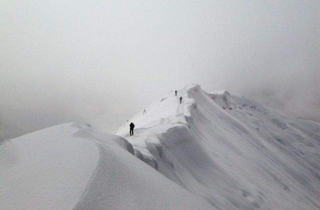 Cadavre, descoperite in urma unei avalanse, in Nepal