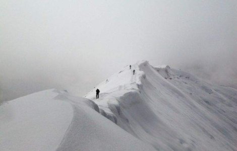 Cadavre, descoperite in urma unei avalanse, in Nepal