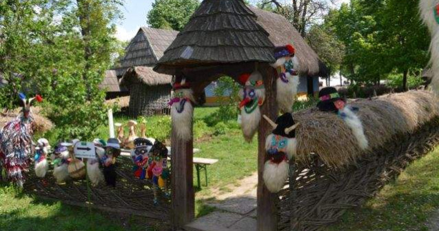 Expozitii, folclor, festivalul culturii thailandeze la Muzeul Satului