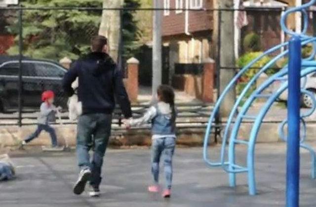 [VIDEO] Experiment social: cat de usor poate fi rapit un copil