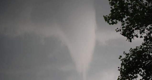 Tornade, furtuni violente si inundatii in trei state din SUA