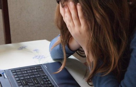 Sute de cazuri de bullying, semnalate la Telefonul Copilului