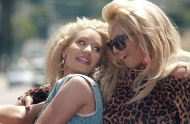 [VIDEO] Britney Spears si Iggy Azalea se intorc in timp in clipul "Pretty Girls"