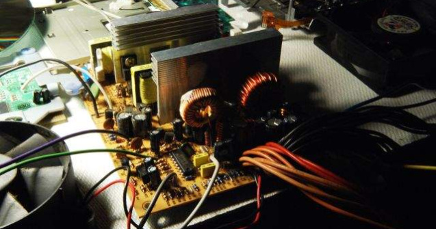 Sase barbati, arestati pentru un complot IRA de asasinare a printului