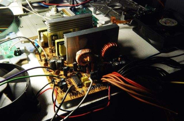 Sase barbati, arestati pentru un complot IRA de asasinare a printului Charles