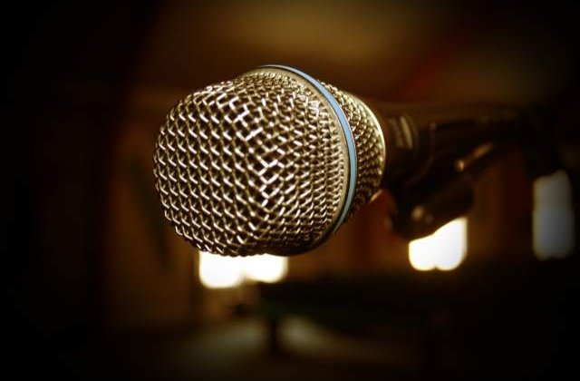 Solistul trupei Iron Maiden, Bruce Dickinson, s-a vindecat de cancer