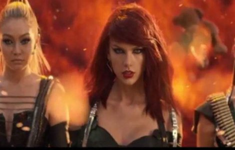  Video  Taylor Swift, ugicator de sexy in clipul piesei "Bad Blood"