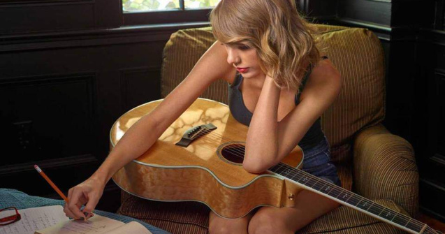Revista Maxim: Taylor Swift, pe primul loc in lista Hot 100