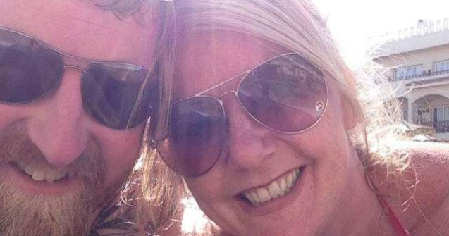  Foto  Si-a aratat sanii pe Facebook. Motivul? Ti-ar putea salva viata