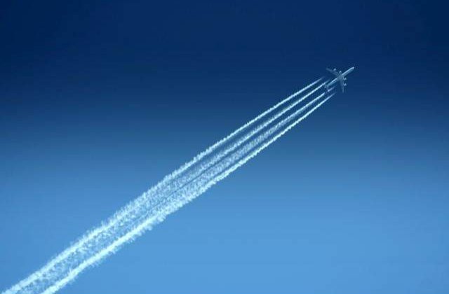 [Video] Marina chineza a avertizat de 8 ori un avion american de spionaj sa paraseasca o zona disputata