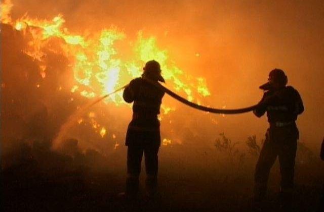 Medias: Un mort si doua persoane intoxicate cu fum, in urma unui incendiu