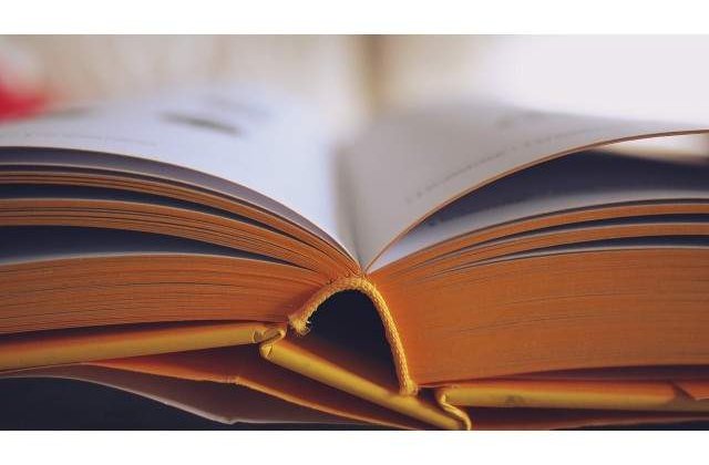 Bookfest 2015: Klaus Iohannis isi lanseaza maine cea de-a doua carte