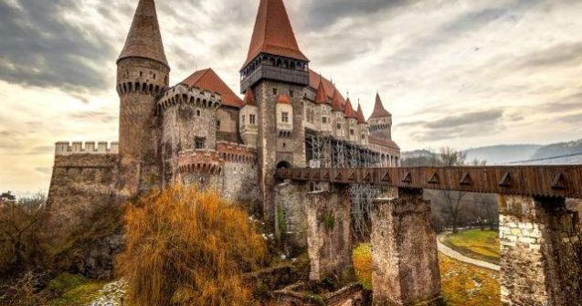  Top  9 destinatii de vacanta recomandate de Lonely Planet. Romania e in top