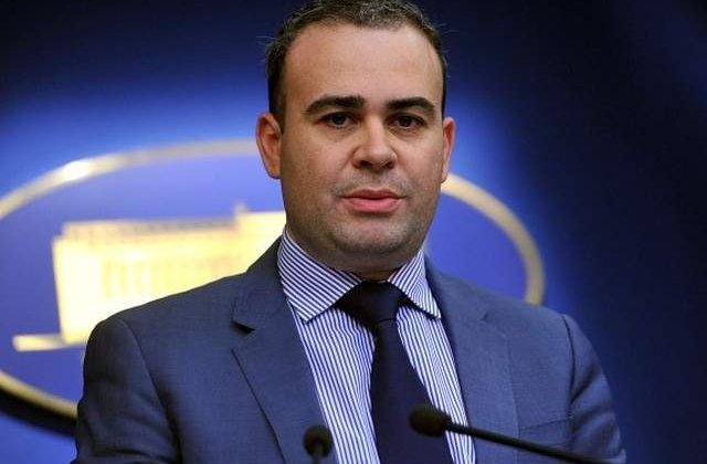 Darius Valcov si-a dat demisia din Senat