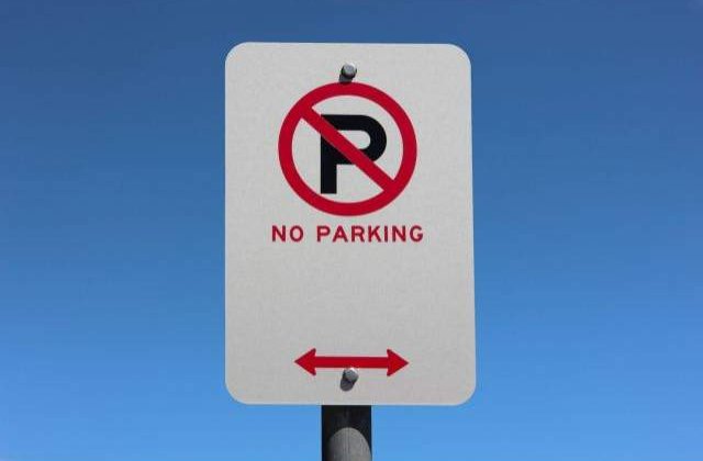 ICCJ: Masinile parcate neregulamentar nu pot fi ridicate in baza unei decizii a consiliului local