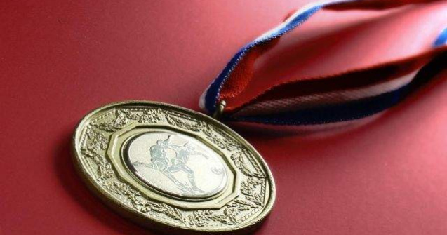 Unul dintre medicii decorati de Iohannis, cercetat pentru luare de mita. Care este reactia Administratiei Prezidentiale