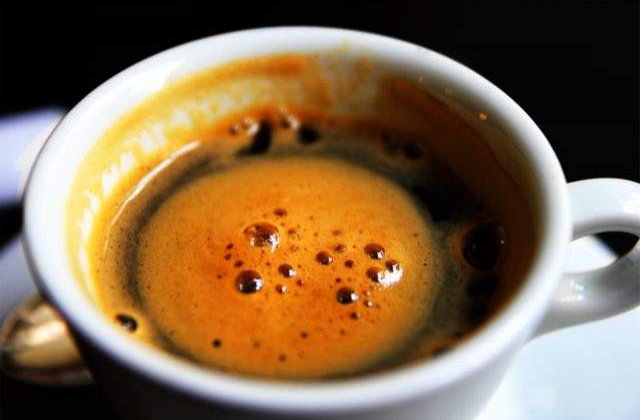 EFSA recomanda stabilirea unor doze zilnice maximale in privinta consumului de cafea