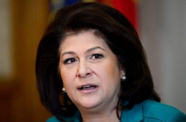 Plumb solicita CC lamuriri daca alocatia copiilor este drept universal sau diferentiat