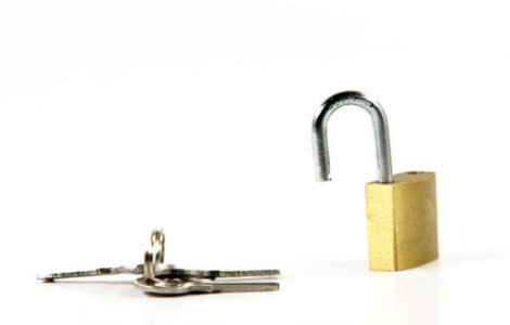 Paris: S-a inceput eliminarea lacatelor iubirii de pe Pont des Arts