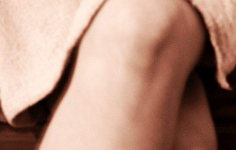  Top  Nu ignora simptomele! Ce ASCUND simplele dureri de genunchi