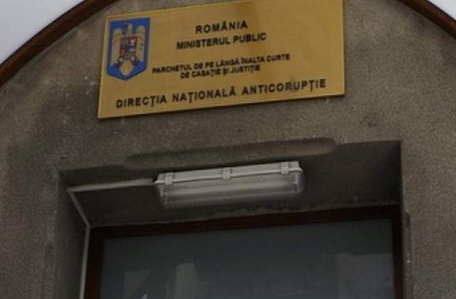DNA: Ponta, suspectat de fals in inscrisuri, spalare de bani si complicitate la evaziune