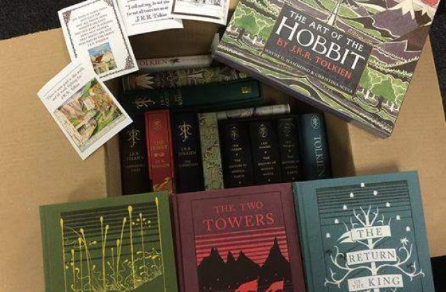 O prima editie a romanului "The Hobbit", vanduta pentru 186.000 de euro