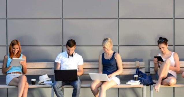  Top  Cum a schimbat Internetul lumea: 10 transformari sociale colosale