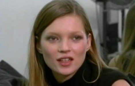 Kate Moss, escortata de politie, pentru comportament turbulent la bordul unui avion