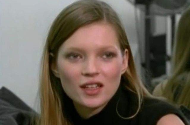 Kate Moss, escortata de politie, pentru comportament turbulent la bordul unui avion