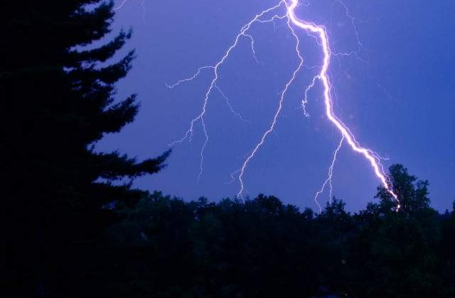 Festivalul Rock Am Ring: Peste 30 de persoane lovite de fulger au fost spitalizate