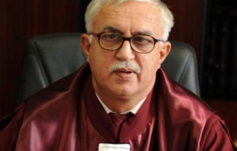 Zegrean: Presedintele poate suspenda un ministru doar daca nu este parlamentar