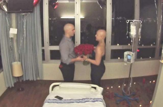 [VIDEO] Emotionant: si-a cerut iubita in casatorie in ultima zi de chimioterapie