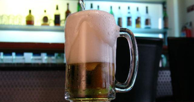  Top  Stii cum sa bei BERE? GRESELI frecvente pe care le faci cand o consumi